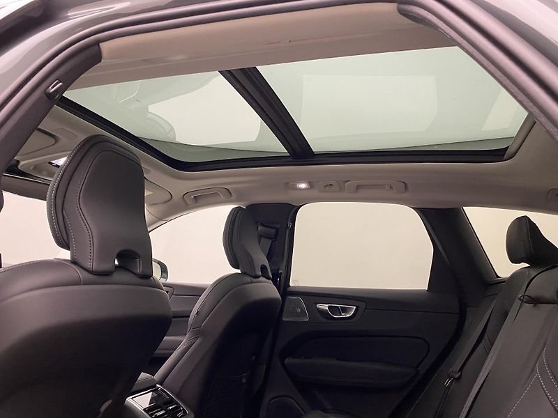 Volvo XC60 B5 AWD ULTRA CZ 1.maj - fotka 23 z 52