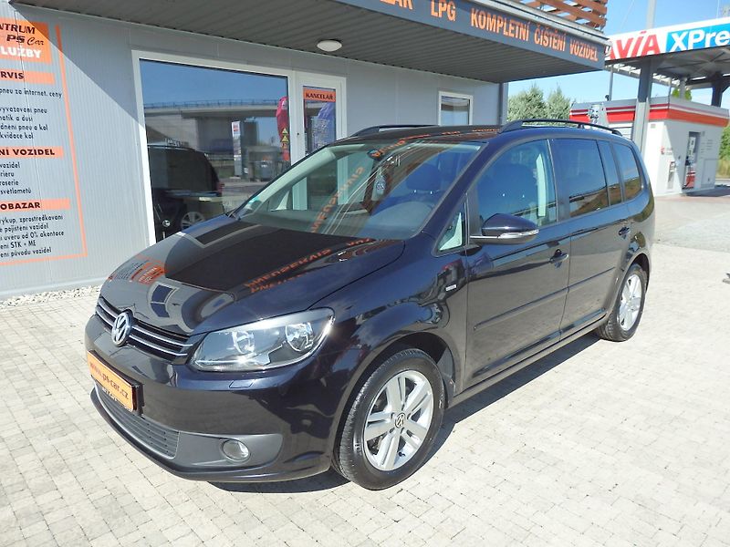 Volkswagen Touran 1,4 TSI 103 KW ZÁLOHOVÁNO - fotka 2 z 25