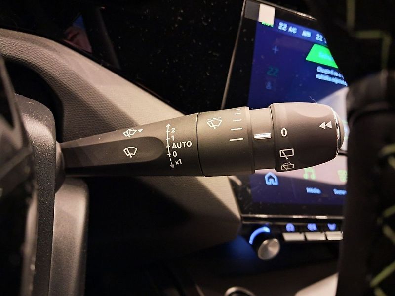 Peugeot 308 SW GT Hybrid 145 e-DCS6 - fotka 25 z 40
