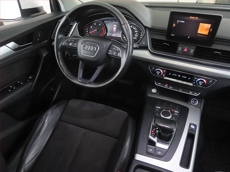 Audi Q5 (2019) Exclusive 2.0 TDI, 4X4 - fotka 7 z 16