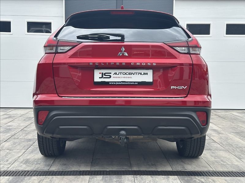 Mitsubishi Eclipse Cross 2,4 PHEV 188PS  A/T 4x4 - fotka 9 z 52