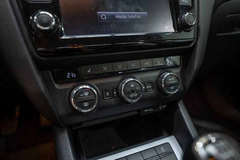 Škoda Octavia 2.0 TDI 110 kW 4x4 - fotka 14 z 34