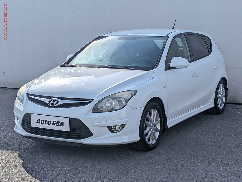 Hyundai i30 (2009) 1.6CRDi, ČR, Klima - fotka 3 z 14