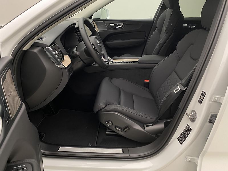Volvo XC60 (2026) B5 AWD AUT BRIGHT PLUS  - fotka 3 z 62