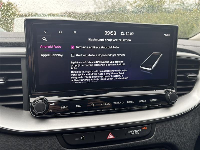Kia Ceed 1,5 TGDi TOP ZÁRUKA CARPLAY - fotka 19 z 42