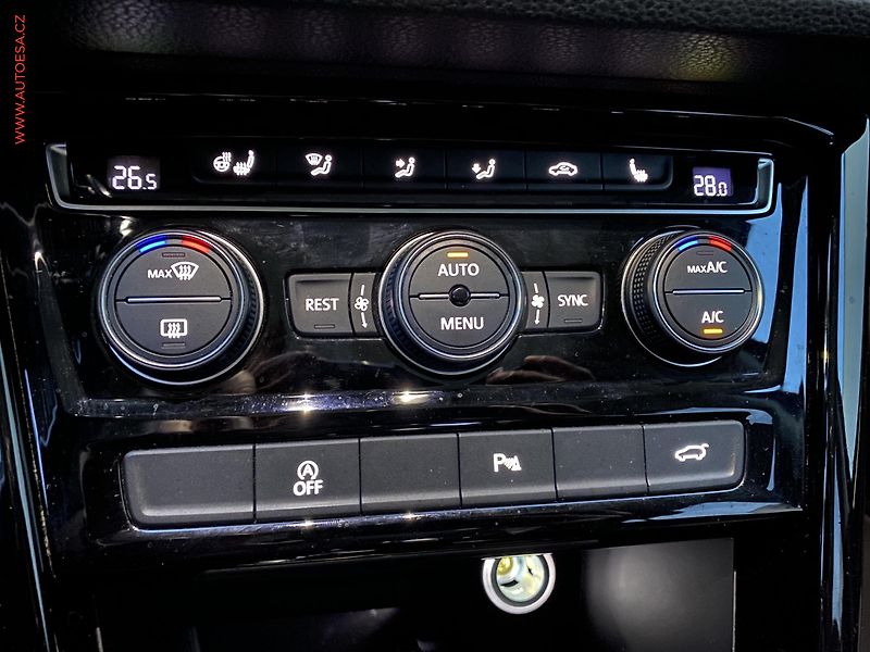 Volkswagen Touran (2018) 1.6TDi 7 míst, DSG, LED - fotka 15 z 17