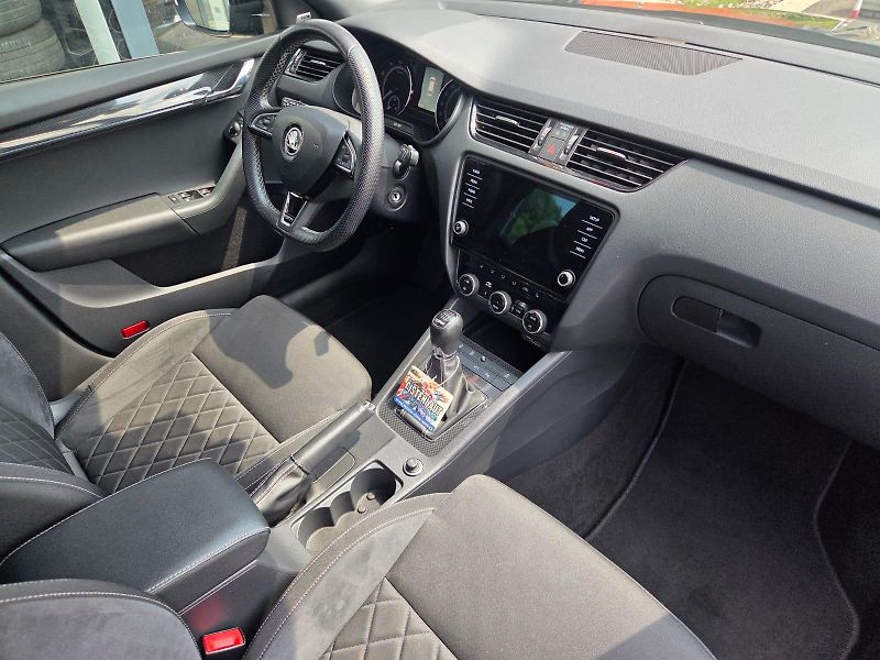 Škoda Octavia (2019) 2.0 TSI RS 180 KW - fotka 5 z 11