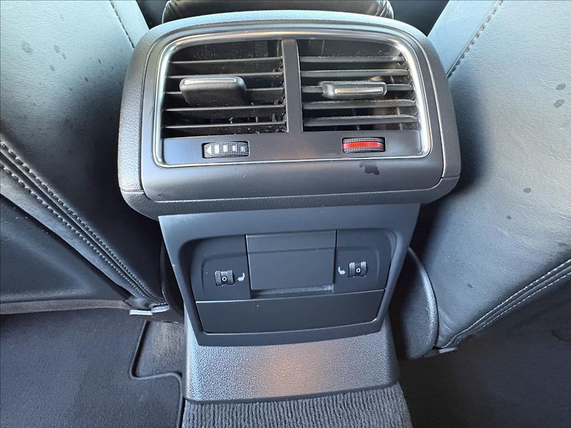 Audi Q5 3,0 TDi176kW 3x S-line,Max výb - fotka 38 z 50