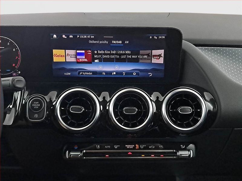 Mercedes-Benz GLA (2025) 200 - fotka 12 z 23