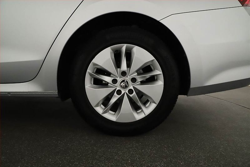 Škoda Octavia (2023) Ambition 2.0 TDI, ČR,1.maj - fotka 20 z 20