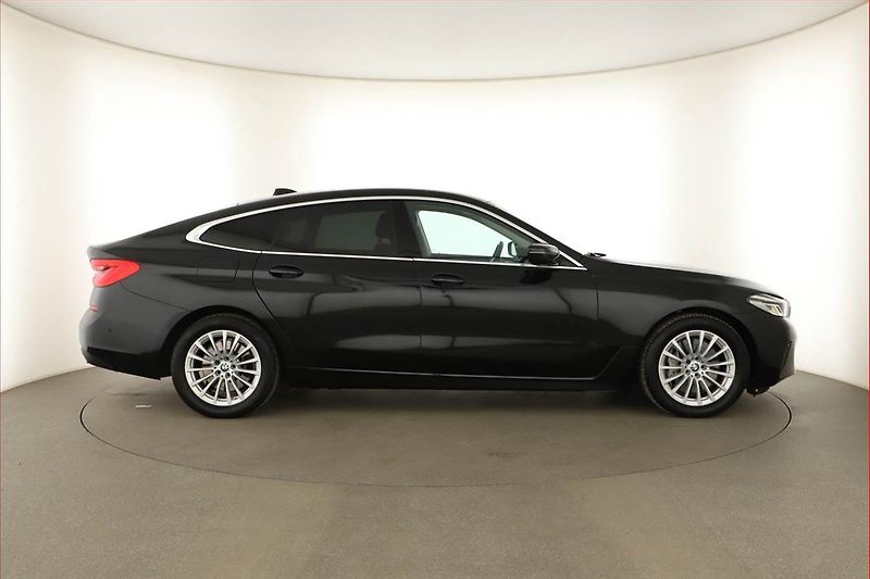 BMW Řada 6 (2022) 640i xDrive GT - fotka 6 z 18