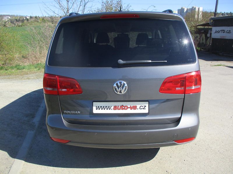 Volkswagen Touran 1,6 TDi CL BlueMotion*TAŽ.ZAŘ. - fotka 8 z 46