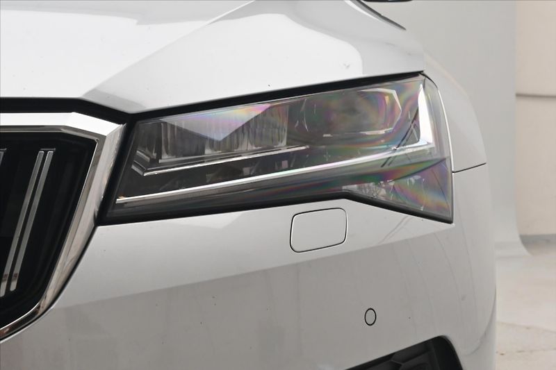Škoda Superb 2,0 TDI 147 kW DSG 4x4 STYLE Z - fotka 30 z 32