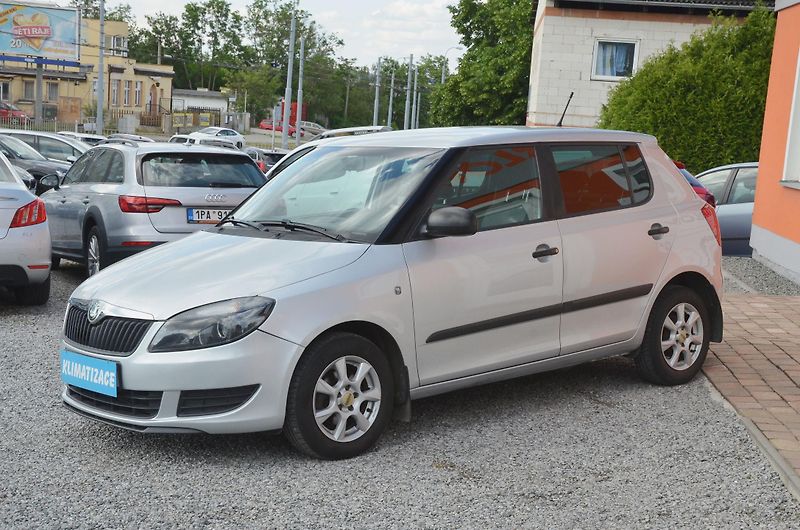 Škoda Fabia (2012) 1.2i ACTIVE / VYHŘ. SEDADLA - fotka 3 z 28