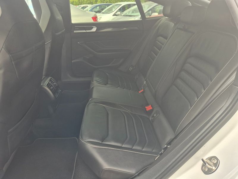 Volkswagen Arteon 2.0 TDI DSG 4x4  DPH ROZVODY - fotka 17 z 32