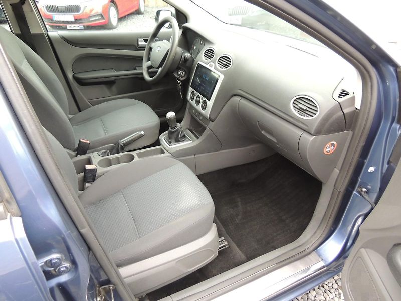 Ford Focus (2006) 1,6TDCi,80kw,Combi,klima - fotka 18 z 30