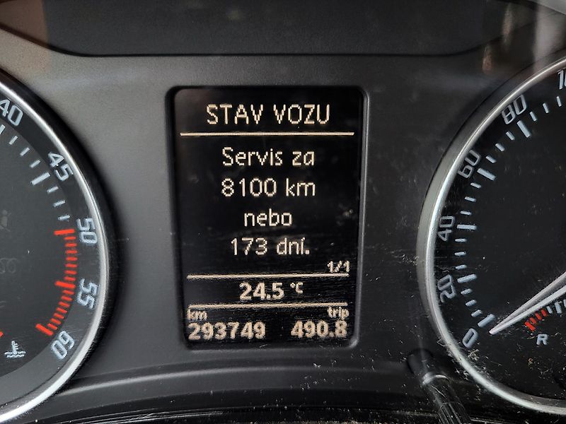 Škoda Octavia II FL 1.6 TDi 77kW ELEGANCE - fotka 41 z 47