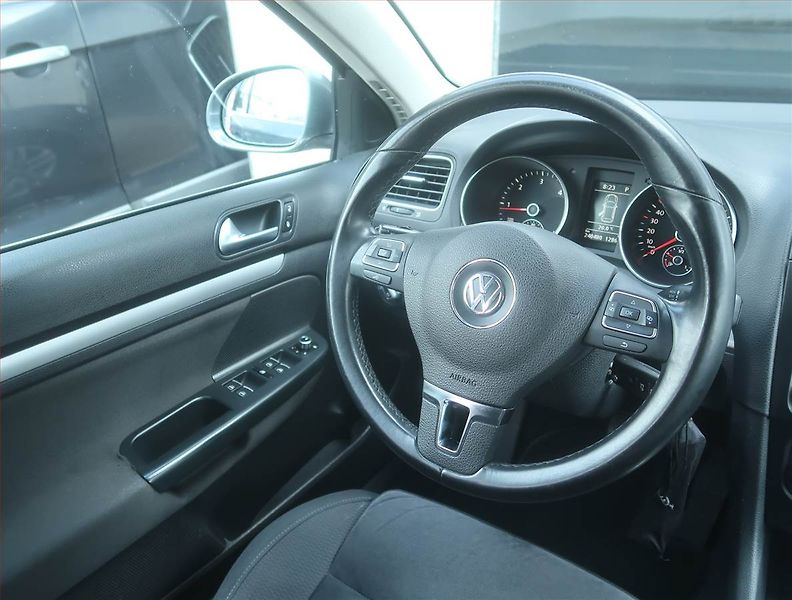 Volkswagen Golf (2012) Highline 1.6 TDI, Automat - fotka 7 z 16