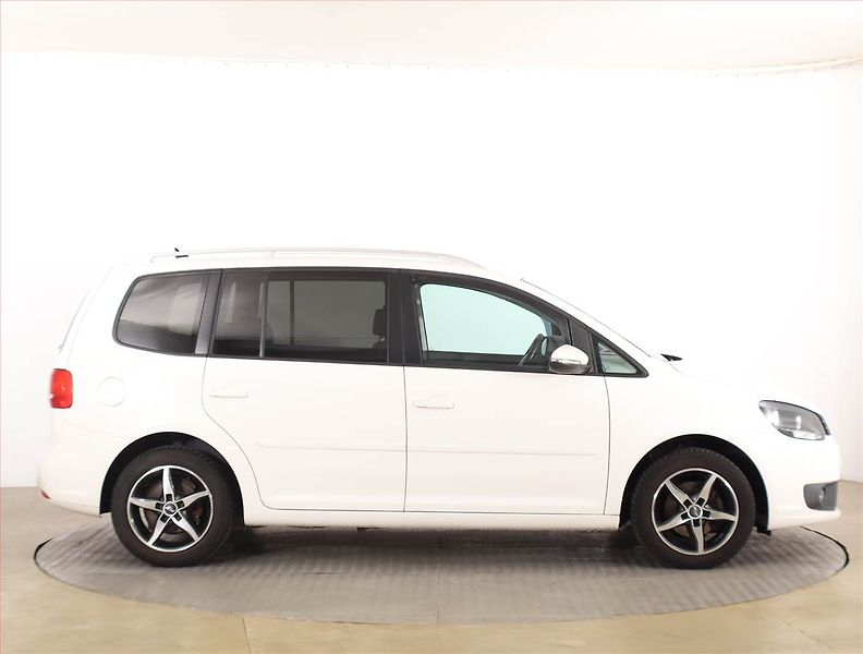 Volkswagen Touran (2013) 1.6 TDI, Serv.kniha, Tempomat - fotka 6 z 16