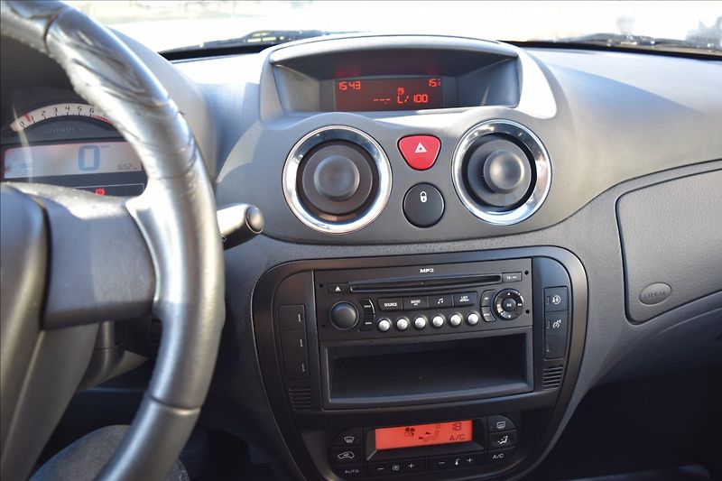 Citroën C3 1,4 i 65KW NÍZKÉ KM KLIMA ALU - fotka 32 z 39