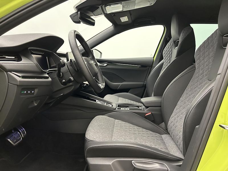 Škoda Octavia 2.0 TDI SportLine - fotka 15 z 23
