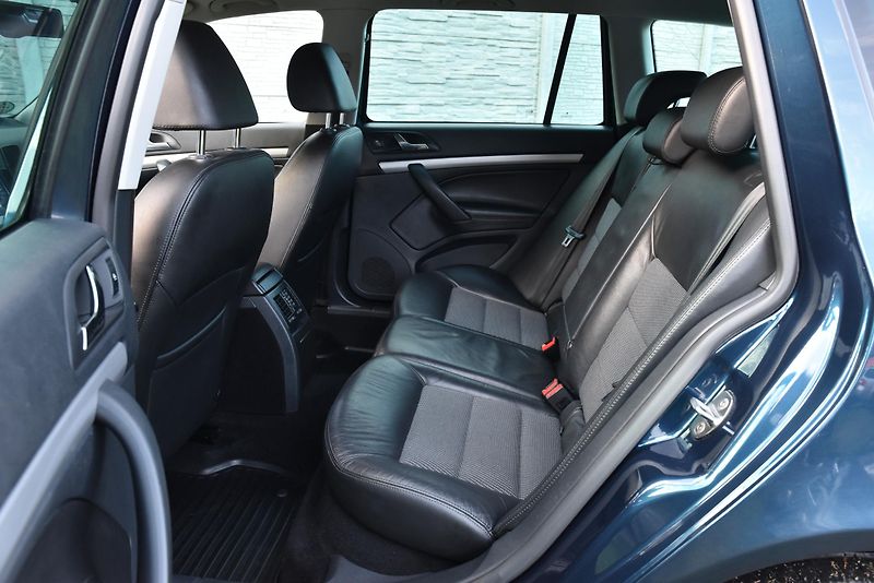 Škoda Octavia 2.0 TDi CR ELEGANCE,FACE,XENON - fotka 33 z 46