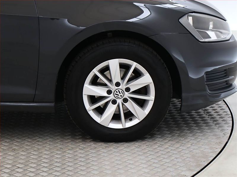 Volkswagen Golf (2016) 1.2 TSI, Tempomat - fotka 12 z 14