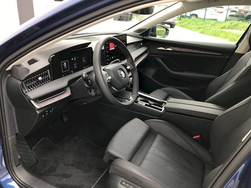 Škoda Superb (2024) COMBI 2.0 TDI - 142 KW, L&K, A - fotka 20 z 28