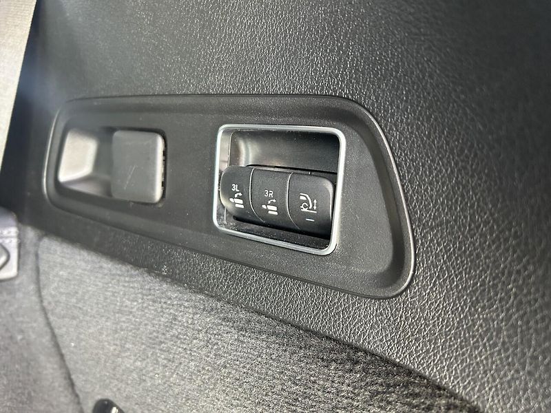 Mercedes-Benz GLS 400d 4MATIC AMG AIRMATIC - fotka 34 z 36