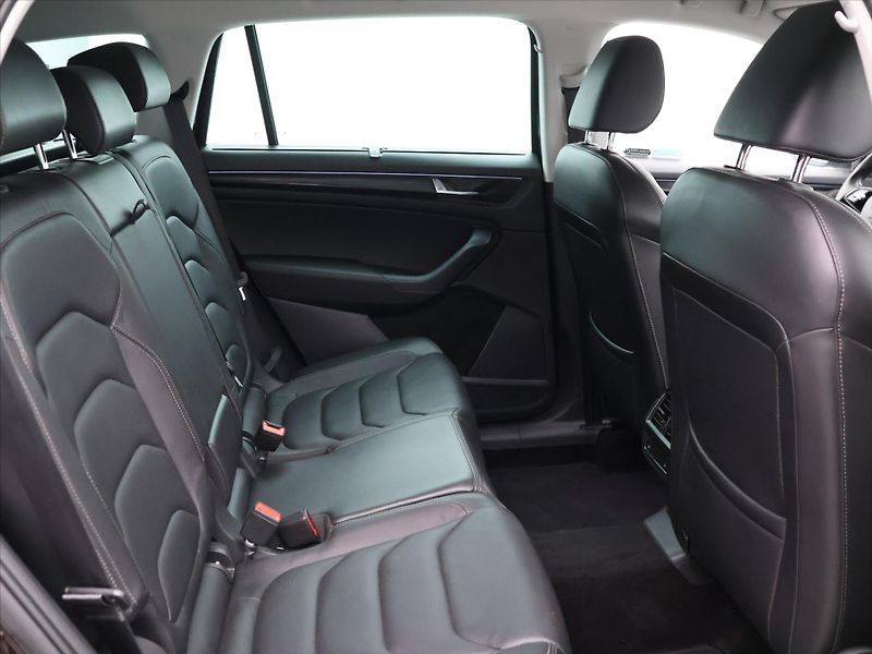 Škoda Kodiaq Scout 2,0 TSI 140kW DSG 4x4 CZ - fotka 12 z 38
