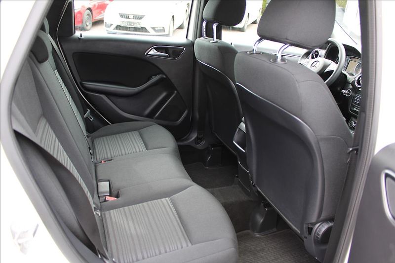 Mercedes-Benz Třídy B 180d NAVI, serviska,MANUAL - fotka 26 z 36