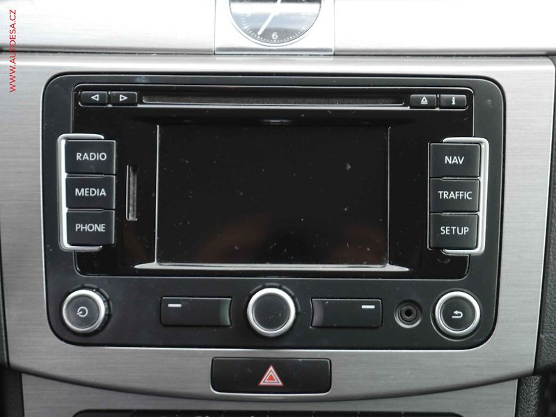 Volkswagen Passat (2011) 2.0 TDi, ČR, Comfortline, DSG - fotka 12 z 18