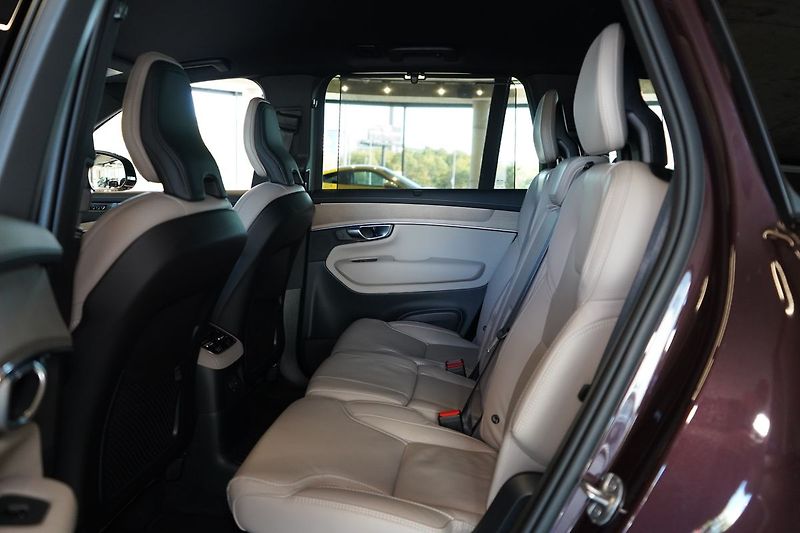Volvo XC90 T8 PLUS Dark, Vzduch, 360° - fotka 43 z 49
