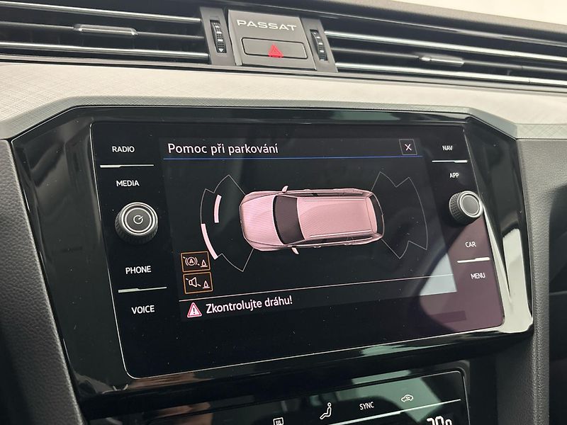 Volkswagen Passat Business DSG - fotka 24 z 31