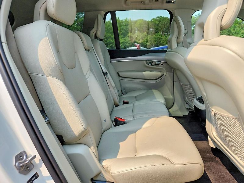 Volvo XC60 (2021) T5 MOMENTUM  - fotka 11 z 12