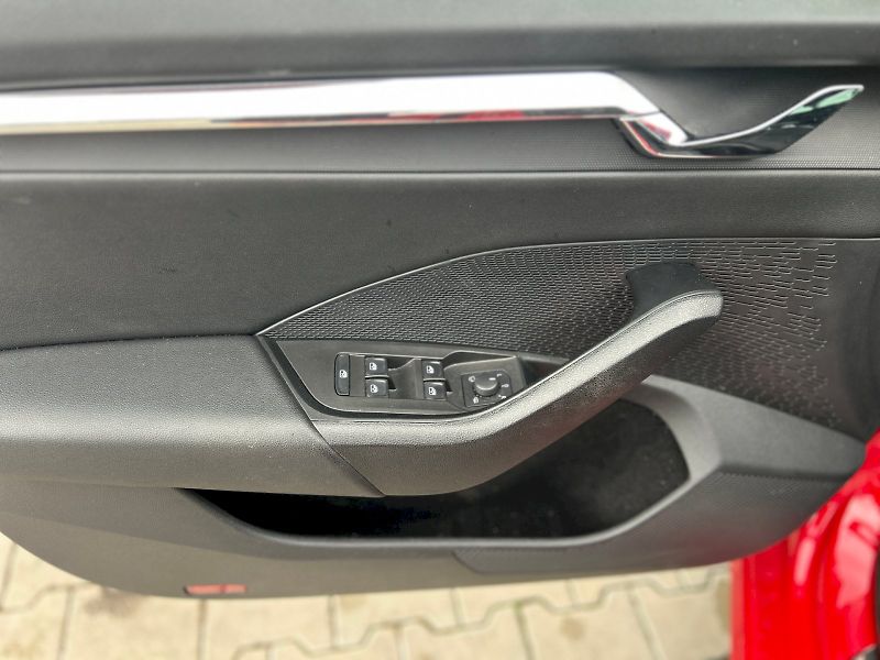 Škoda Octavia (2022) OCT.COM M-HEV STY TS 110/1.5 A - fotka 17 z 27