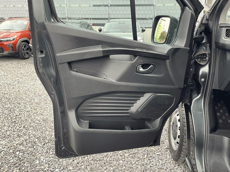 Renault Trafic (2021) 2.0 dCi,DPH,6 Míst - fotka 31 z 40