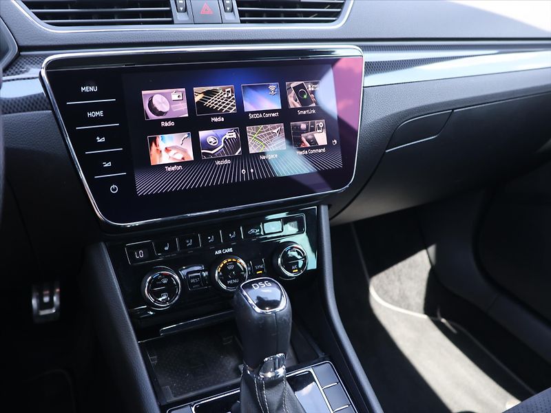 Škoda Superb 1,8 TSI DSG CZ Sportline DCC - fotka 15 z 28