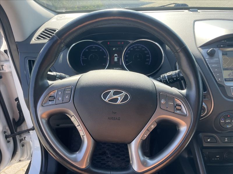 Hyundai ix35 2,0 CRDi 100kw 4x4 Tažné Kůže - fotka 13 z 41