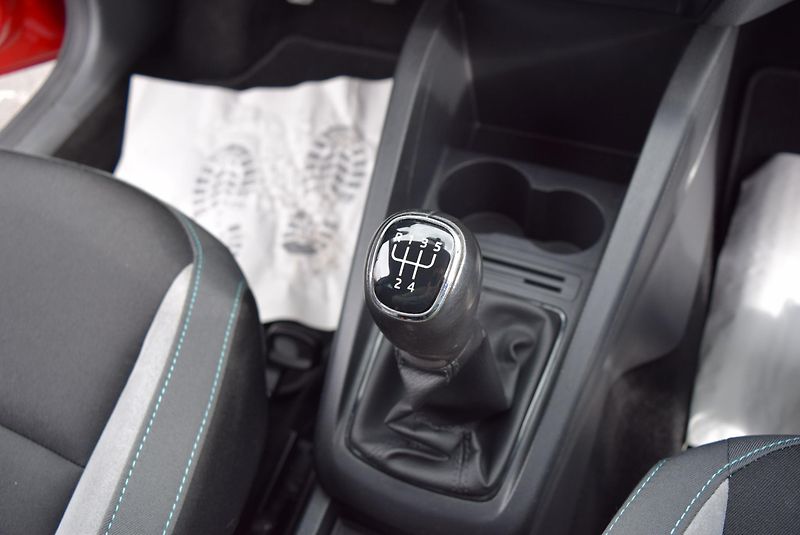 Škoda Fabia (2016) 1.2TSI 66kw ED. JOY TAŽNÉ APP  - fotka 36 z 49