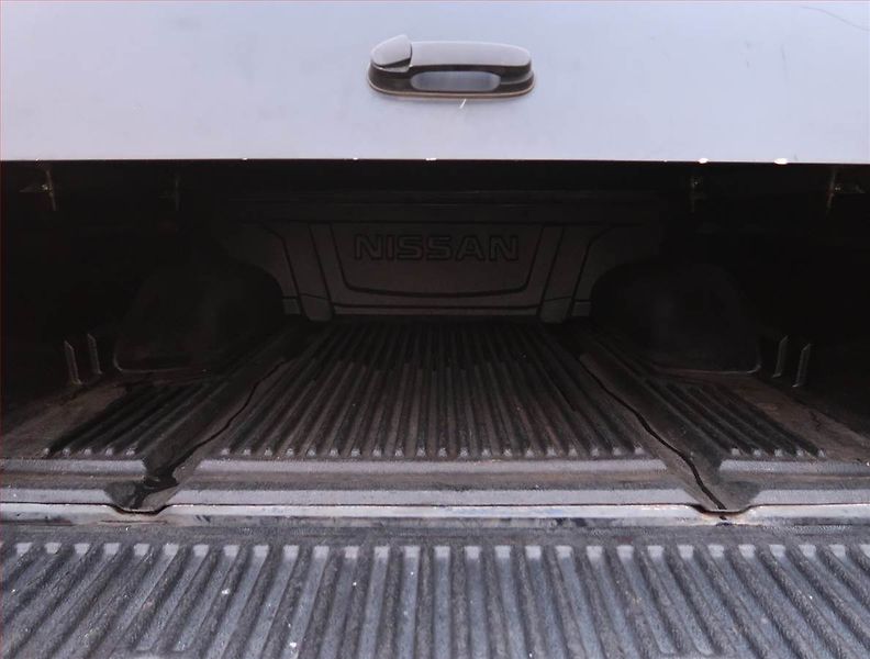 Nissan Navara (2011) 2.5 D, 4X4, Vyhř. sedaček - fotka 14 z 19