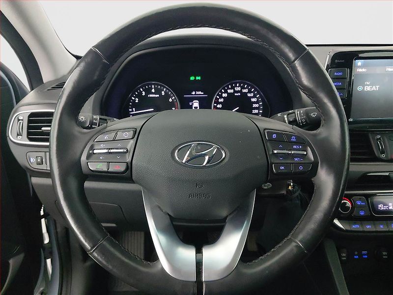 Hyundai i30 (2019) 1.4 T-GDI, Serv.kniha, Navi - fotka 16 z 19