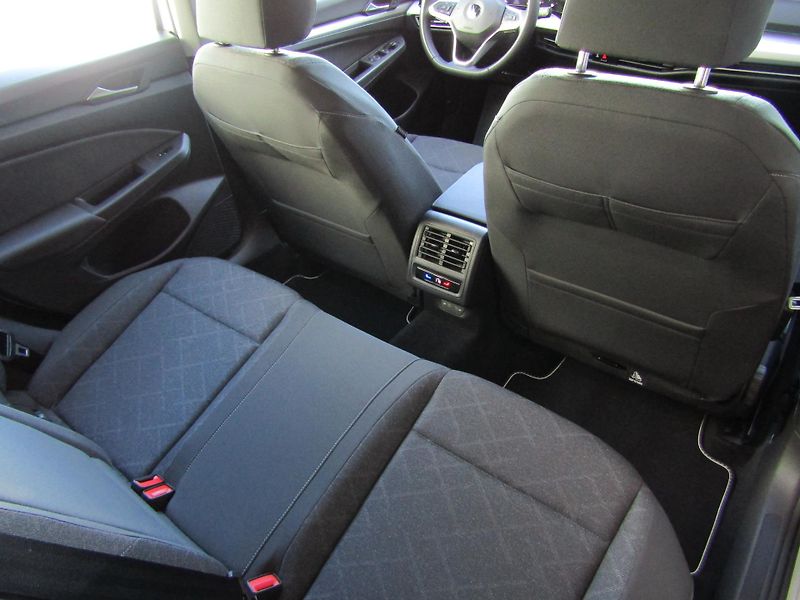 Volkswagen Golf (2022) Variant Life 1,5 TSI - fotka 27 z 29