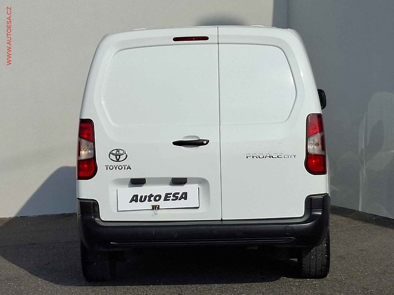 Toyota ProAce City (2022) 1.5D-4D MAXi, 2.maj,ČR, AC - fotka 5 z 18