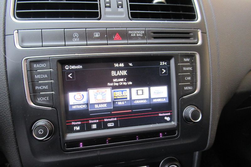 Volkswagen Polo 1.0 MPi AUT. KLIMA  NAVIGACE - fotka 14 z 26