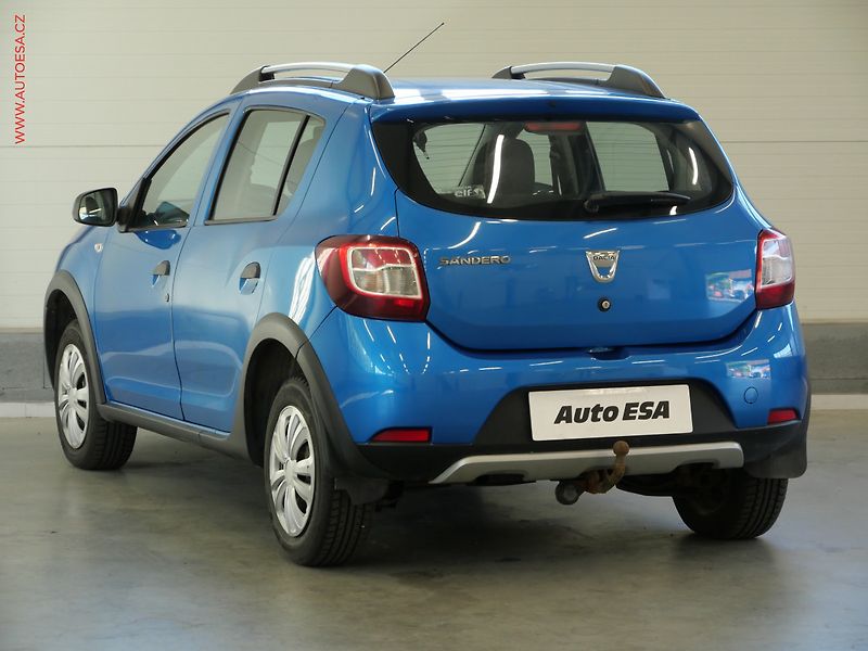 Dacia Sandero (2015) 0.9 TCe, ČR, AC, temp, tažné - fotka 5 z 16