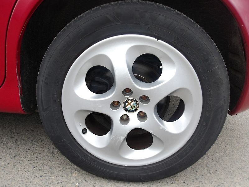 Alfa Romeo 147 1,6i 77kW LPG - fotka 16 z 30