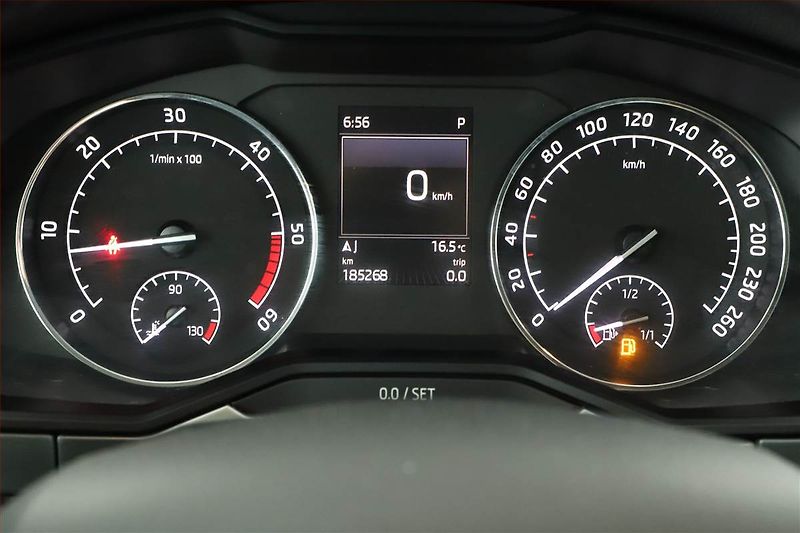 Škoda Superb (2016) Comfort 2.0 TDI, Automat, Navi - fotka 8 z 19