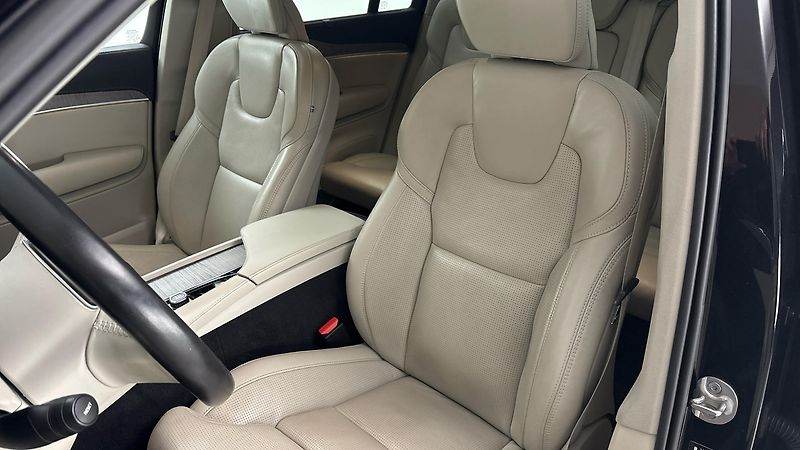 Volvo XC90 2.0 B5 AUT AWD Inscription - fotka 15 z 33