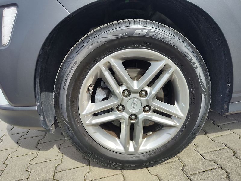 Hyundai Kona 1.0 T-GDI/88kW Comfort - fotka 27 z 27